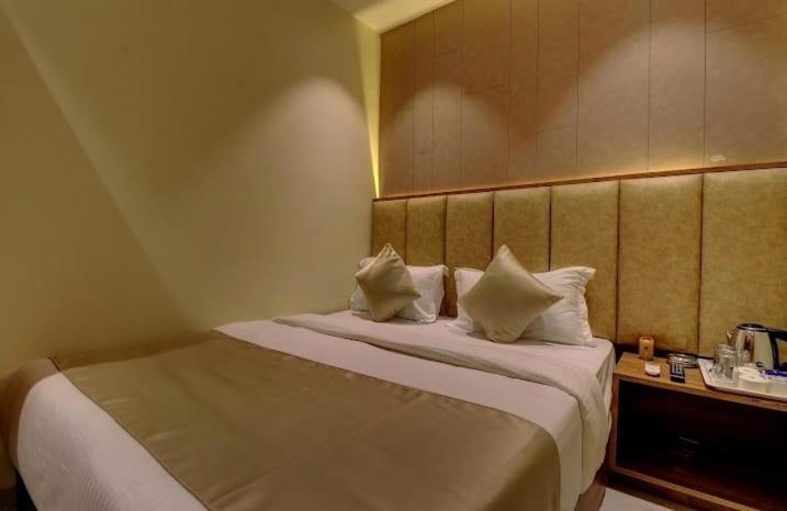 Hotel Amber Suite Near Mumbai Airport Kültér fotó